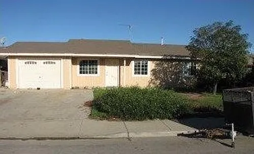1090 Pinnacles Ave Photo 1