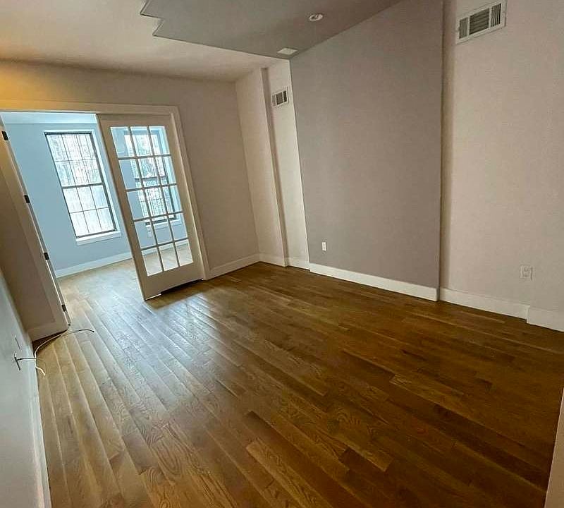 1st image of 353 Irving Ave #1R