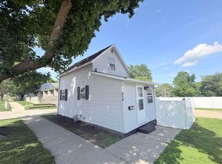 215 N 4th St, Forest City, IA 50436
