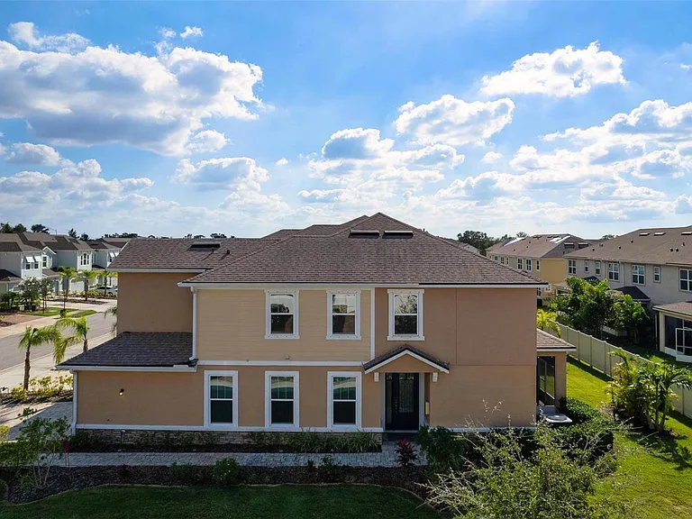 5004 Skyview Ln — Photo 1