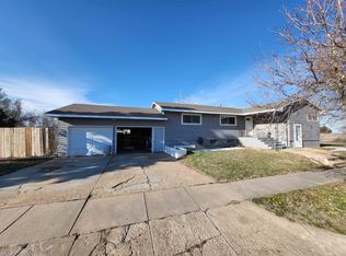 318 E Maple St, Bucklin, KS 67834