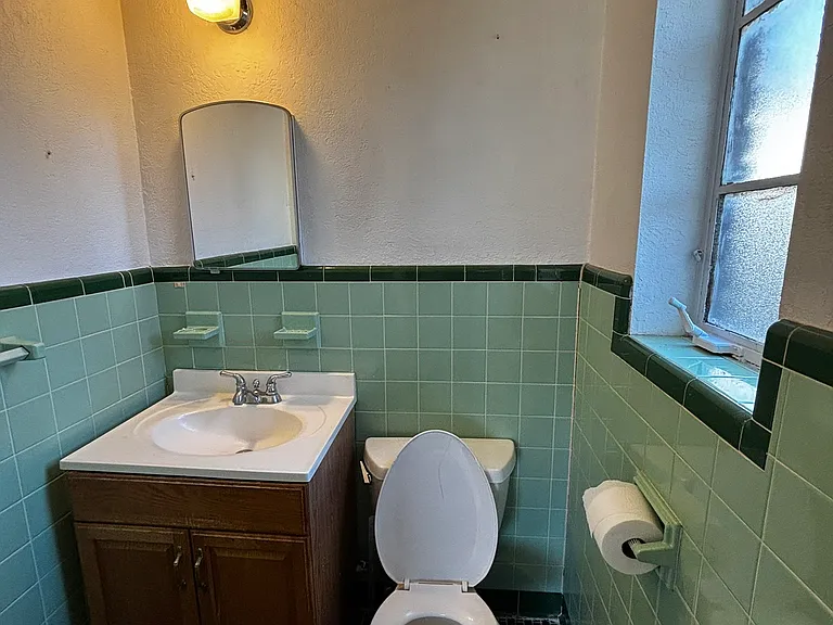 1505 Carlisle Ct — Photo 4