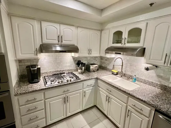 926 N Village Sq, Palm Springs, CA 92262