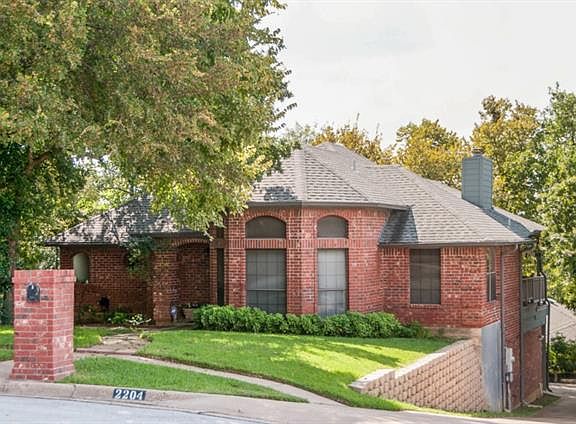 3rd image of 2204 Cork Oak Ct