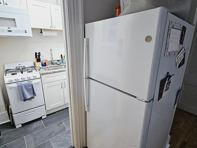 2025 Pine St #1B — Photo 4