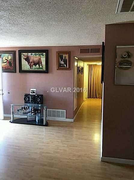 2nd image of 6337 Evergreen Ave