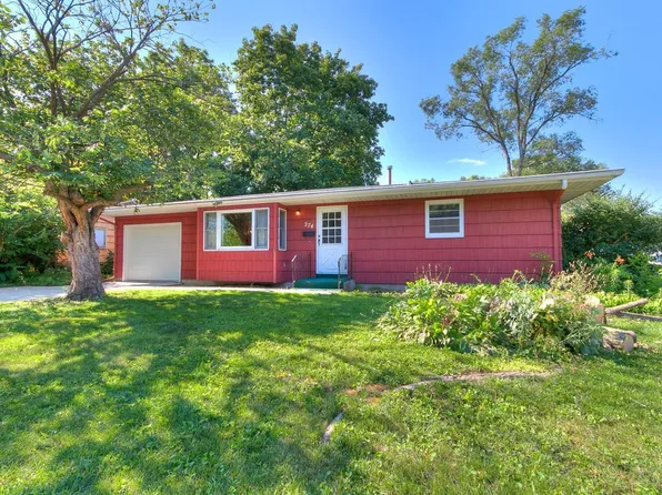 274 Village Dr, Ames, IA 50014