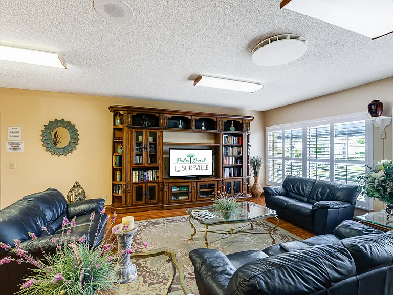 2086 SW 12th Ave — Photo 42