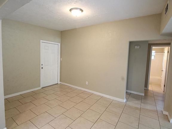 5th image of 936512 N Central Ave