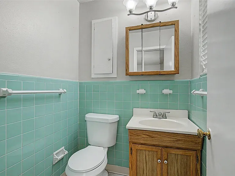 802 Cline St — Photo 17