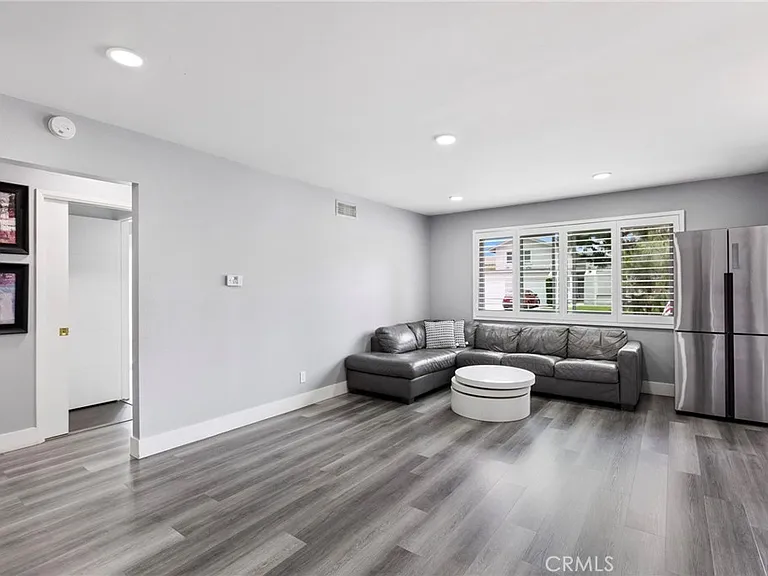 2215 E Avalon Ave — Photo 11