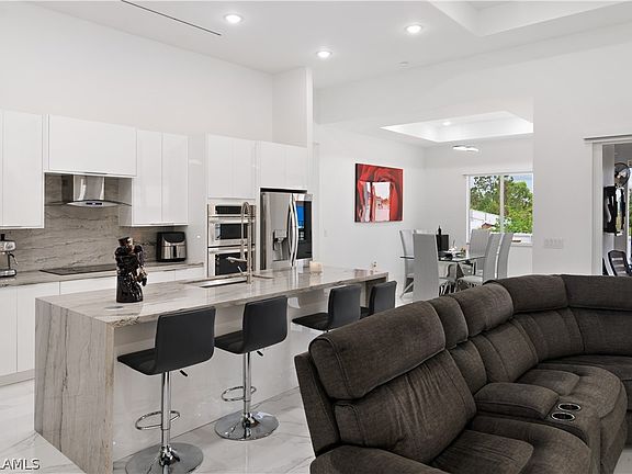 4th image of 3407 27th St W