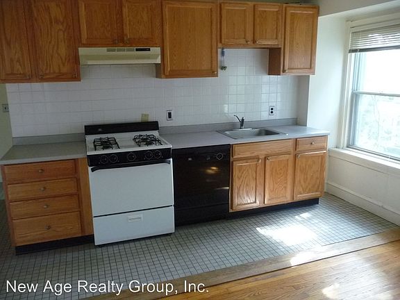 5th image of 4724 Warrington Ave