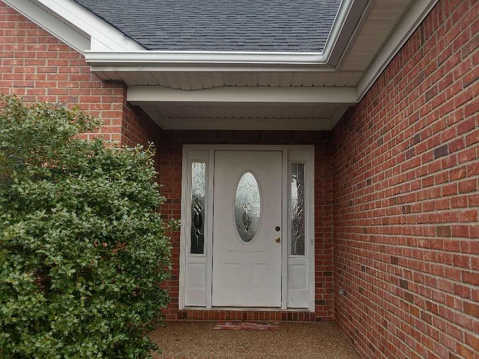 2nd image of 722 Muirfield Cir