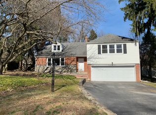 7811 Conwell Rd, Glenside, PA 19038