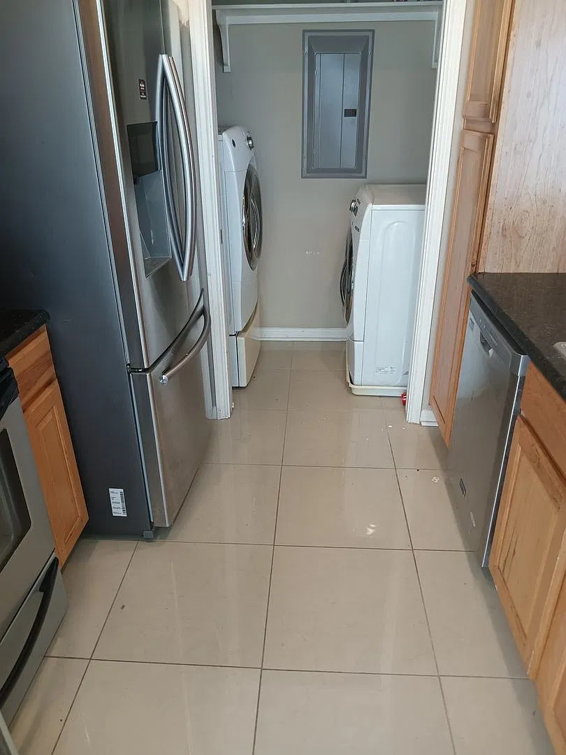 6810 Deatonhill Dr — Photo 3