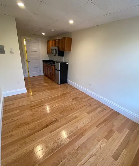 302 Newbury St #10 — Photo 5