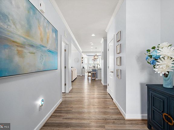 5th image of 36061 Huntington St