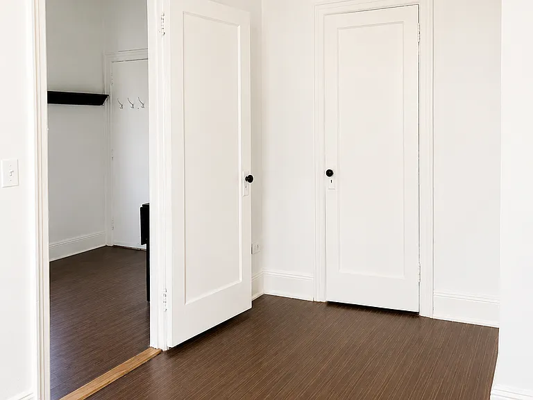 691 Willoughby Ave #1R — Photo 5