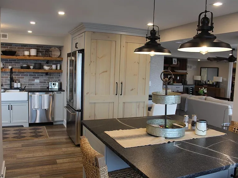 2700 Atlantic Ave #701 — Photo 33