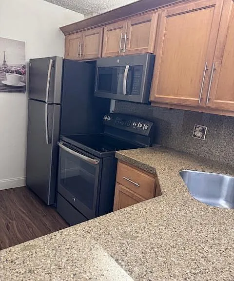 712 Sunny Pine Way — Photo 9