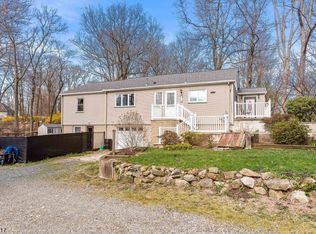 28 Homestead Rd, Lake Hopatcong, NJ 07849
