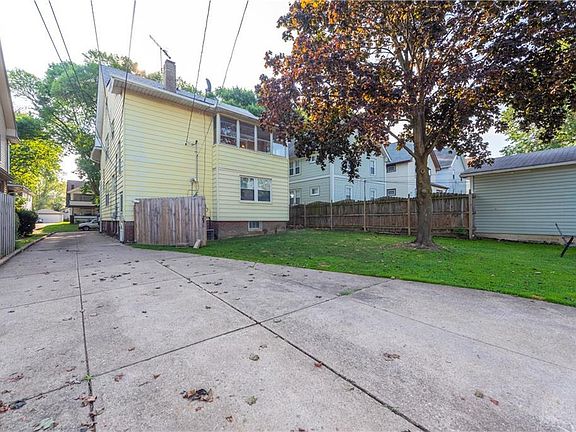 5th image of 1636 Grace Ave