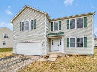 520 Prairie Point Dr, Poplar Grove, IL 61065