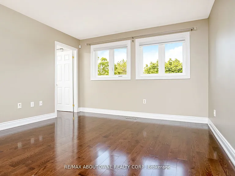 2235 Grenville Dr — Photo 19