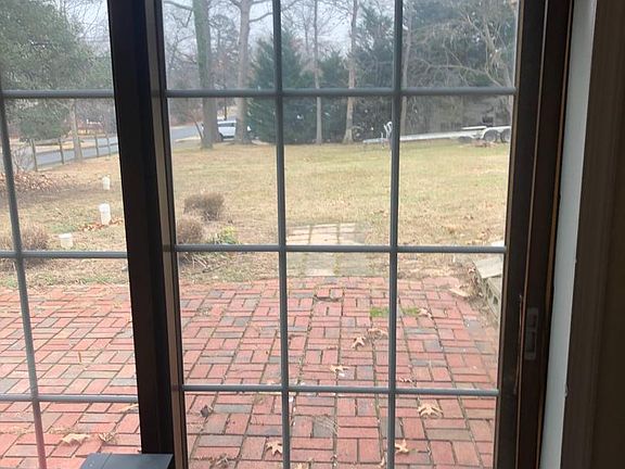 4th image of 201 Southwood Rd