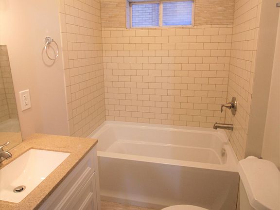 3rd image of 620 Pine Ave NW #1