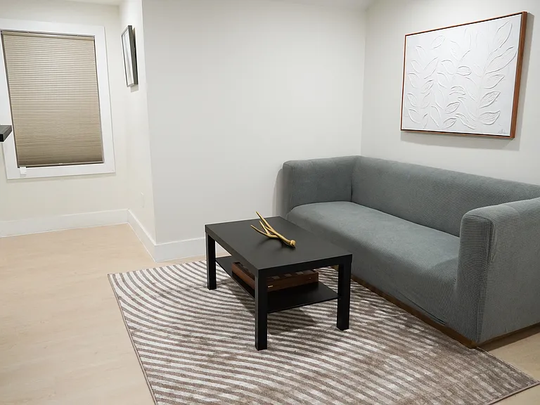 466 Avon Ave #3 — Photo 4