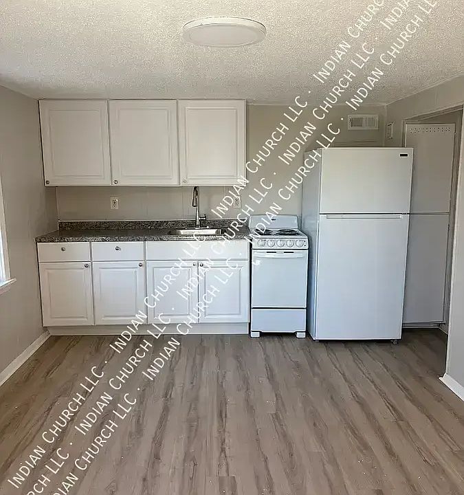 1st image of 4260 S Park Ave #4