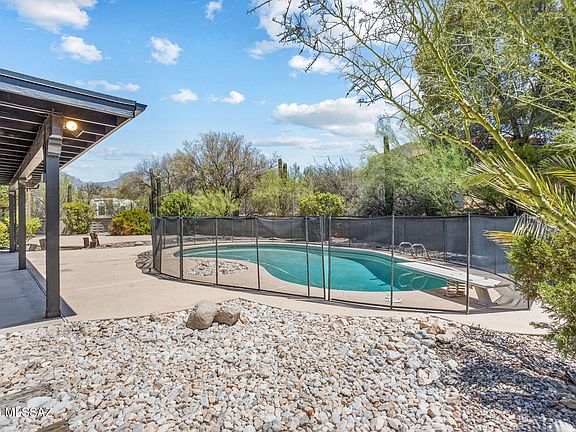 2nd image of 3630 N Pantano Rd