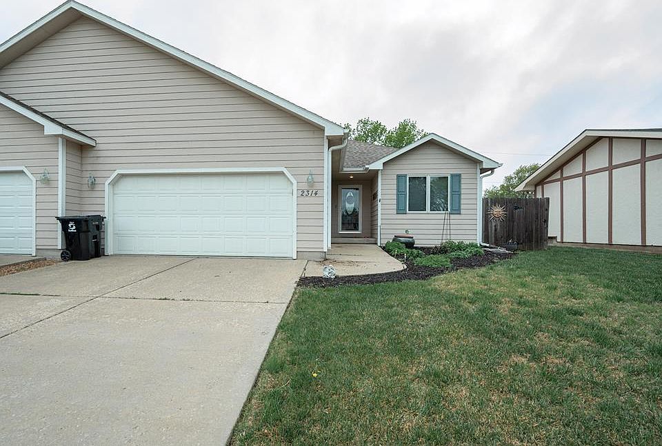 1st image of 2314 Applewood Ln