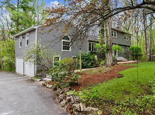 29 Old Sawmill Rd, Bedford, NH 03110