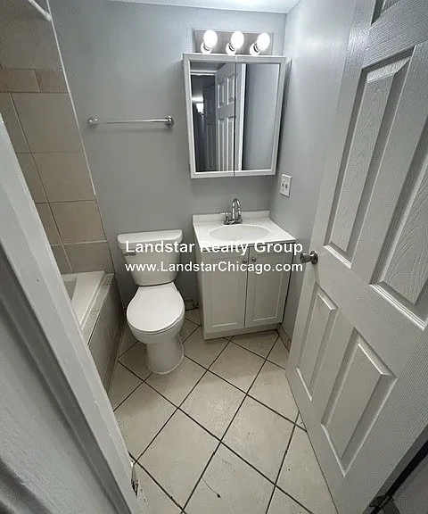 2300 S Ridgeway Ave #1S — Photo 2