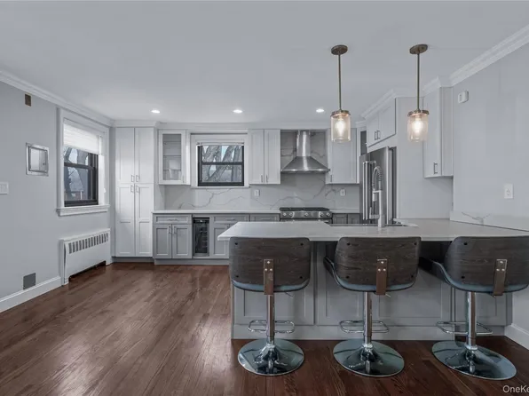 19947 22nd Avenue #UPPER, Whitestone, NY 11357