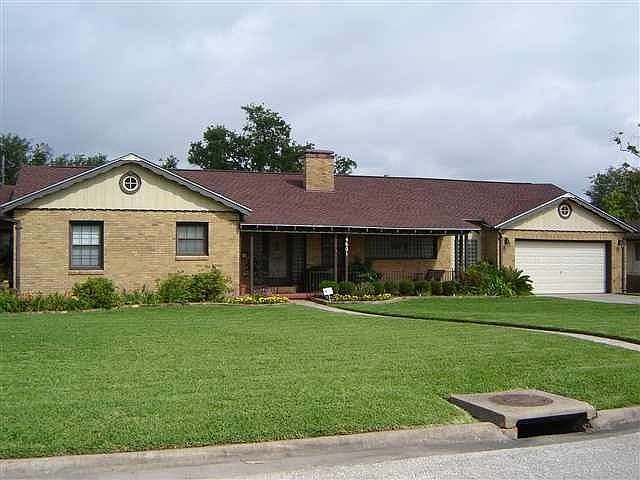 1st image of 4601 Lakeshore Dr
