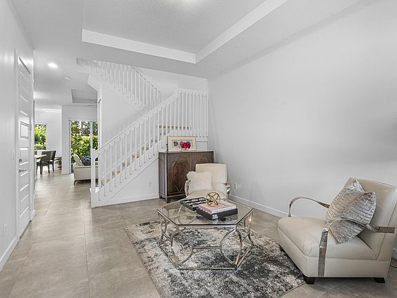 5th image of 610 Pioneer Way