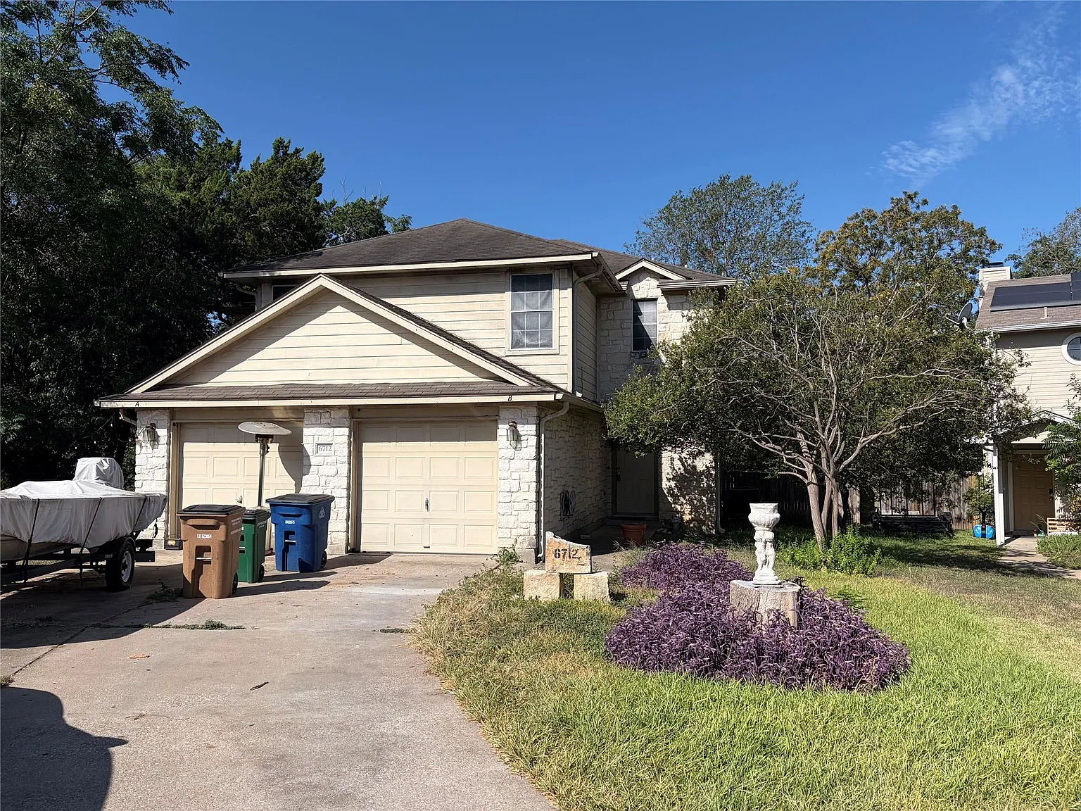 3 bed, 2.5 bath, 2450 sqft, $1,895 — Photo 1