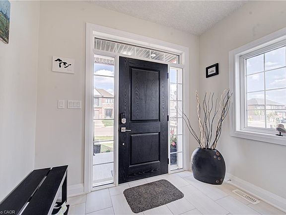4th image of 719 Wood Lily St