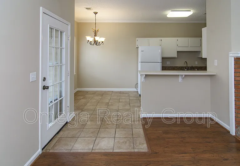 1101 Hillsboro Ln — Photo 7
