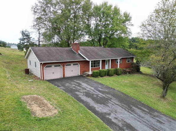 1050 Grandview Dr, Fairmont, WV 26554