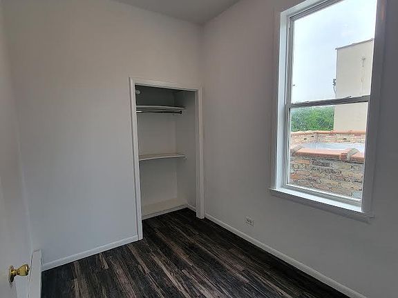 3rd image of 5715 N Ashland Ave APT 202