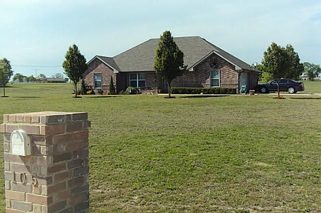 1st image of 105 Tiger Ln