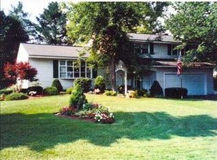 203 Pear Tree Dr, Camillus, NY 13031