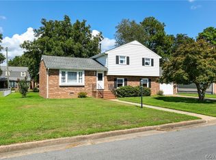 1202 Duke Of Gloucester St, Colonial Heights, VA 23834