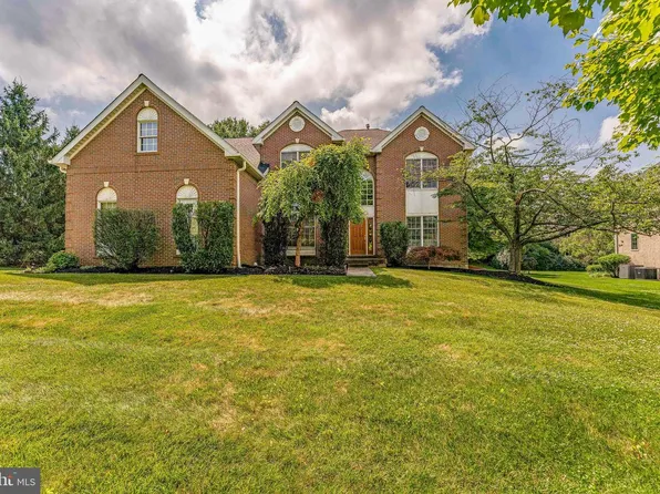 2069 Saint Andrews Dr, Berwyn, PA 19312