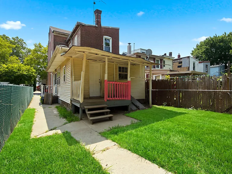 320 Hewitt St #2 — Photo 13